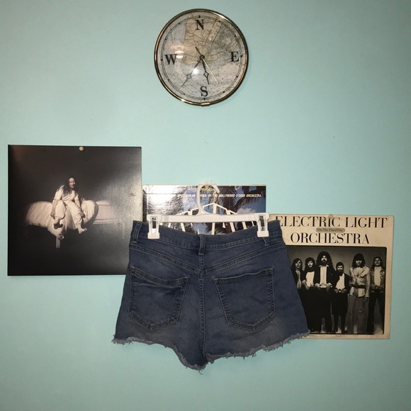 High waisted button jean shorts - Picture 3 of 4